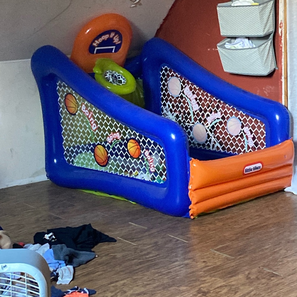 Ball pit